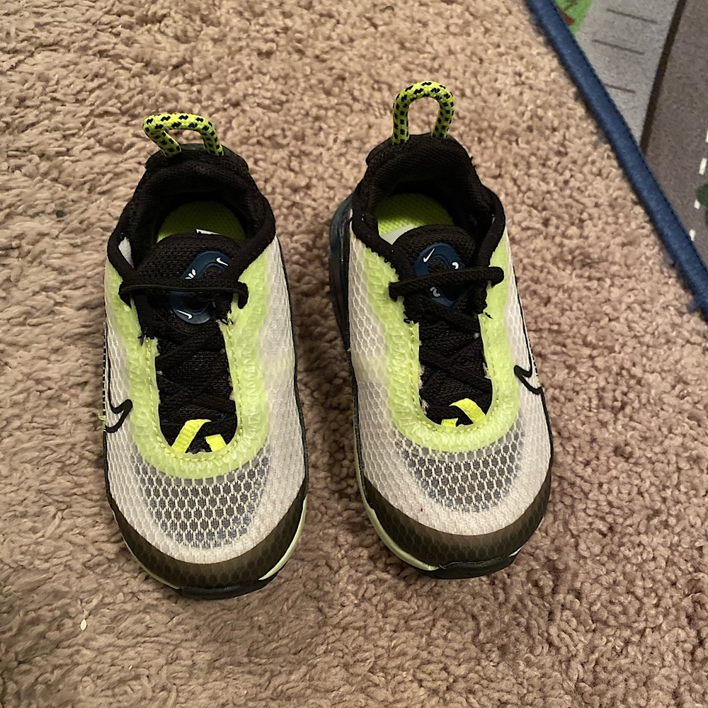 Baby shoe